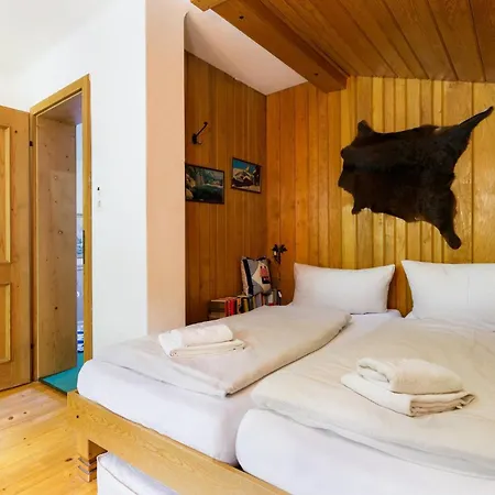 Levi By Alpine Host Helpers